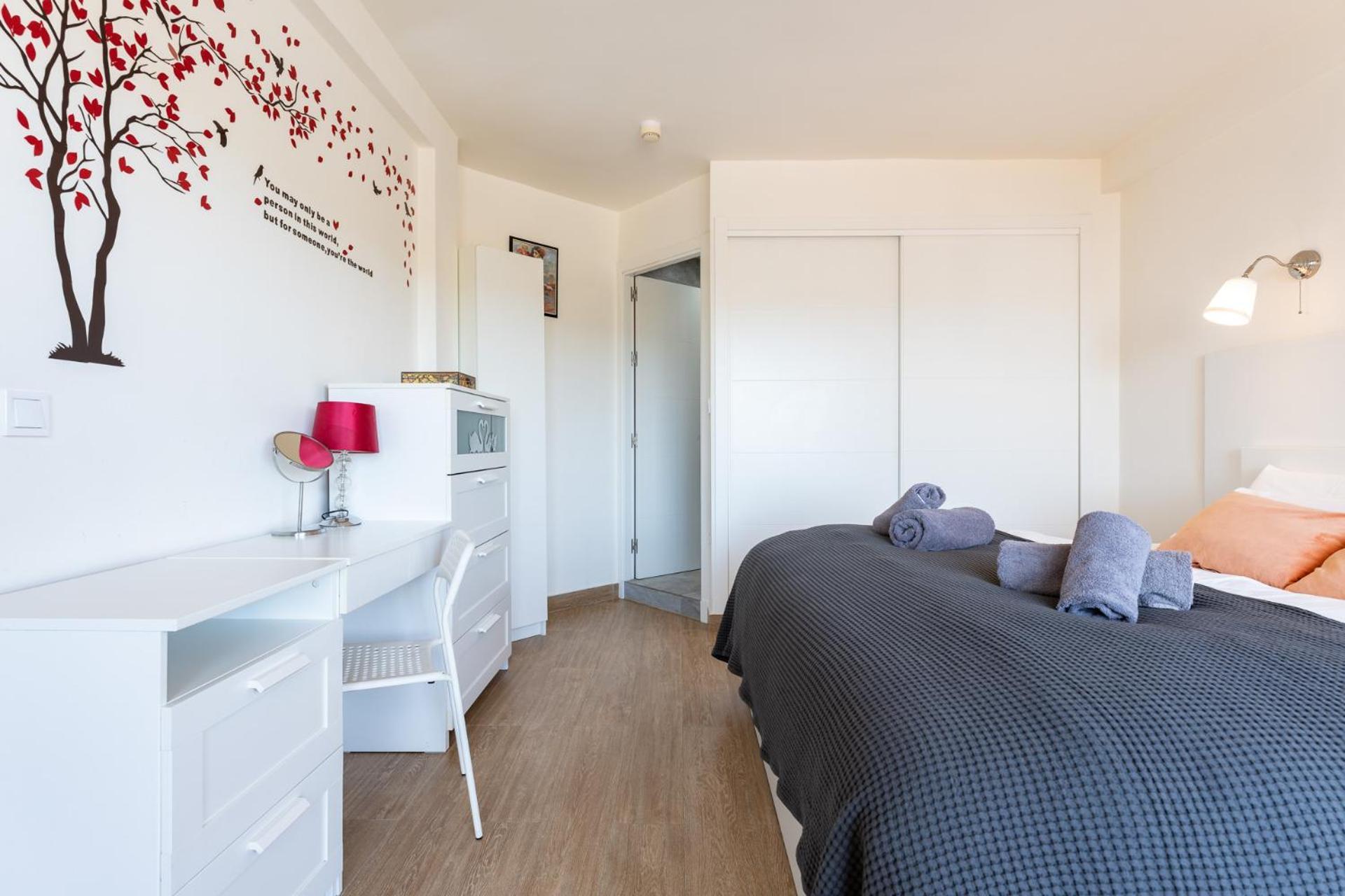 Sunrise Haven, Spacious, Bright, Pool, Terraces Apartment *