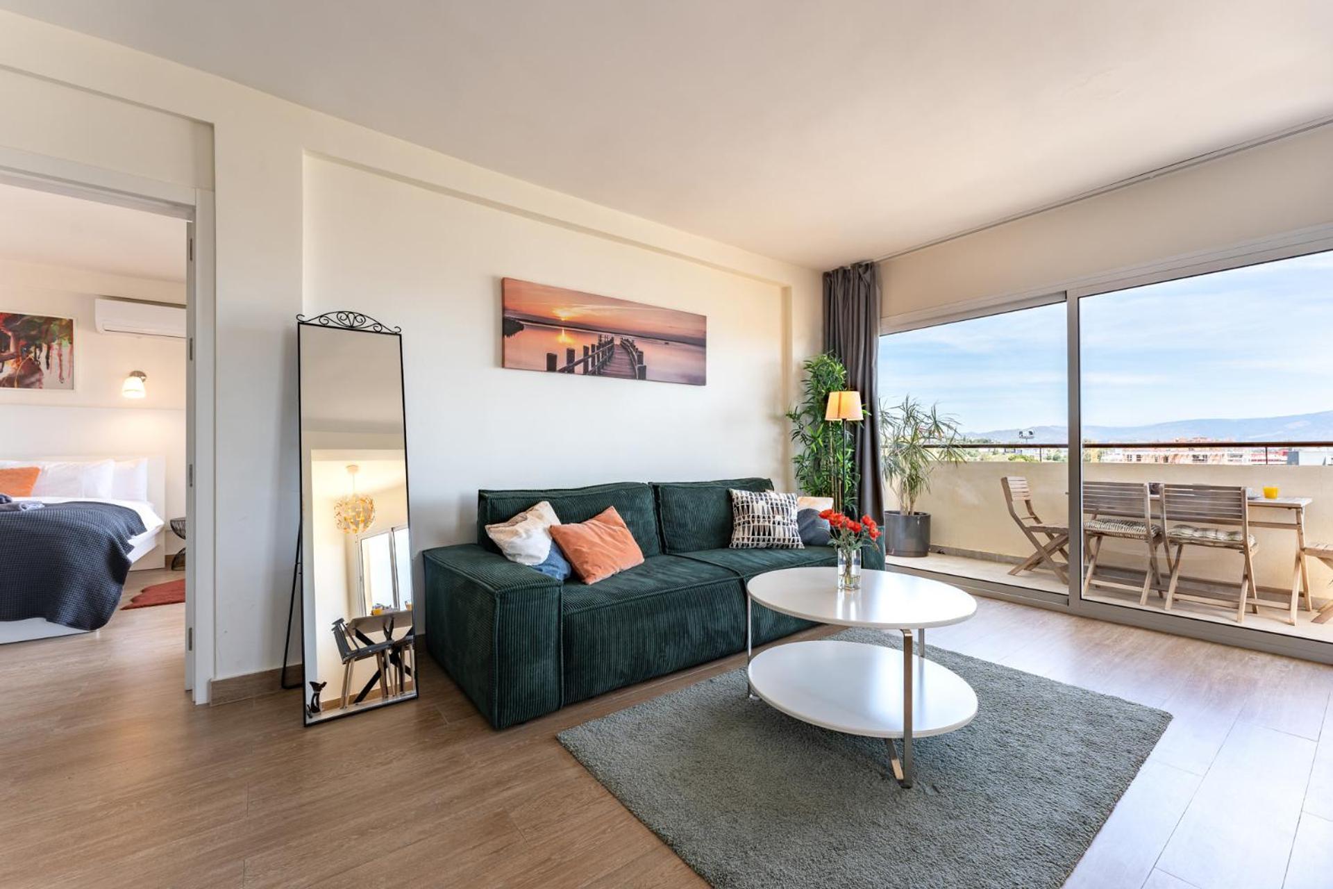 Sunrise Haven, Spacious, Bright, Pool, Terraces Apartament *