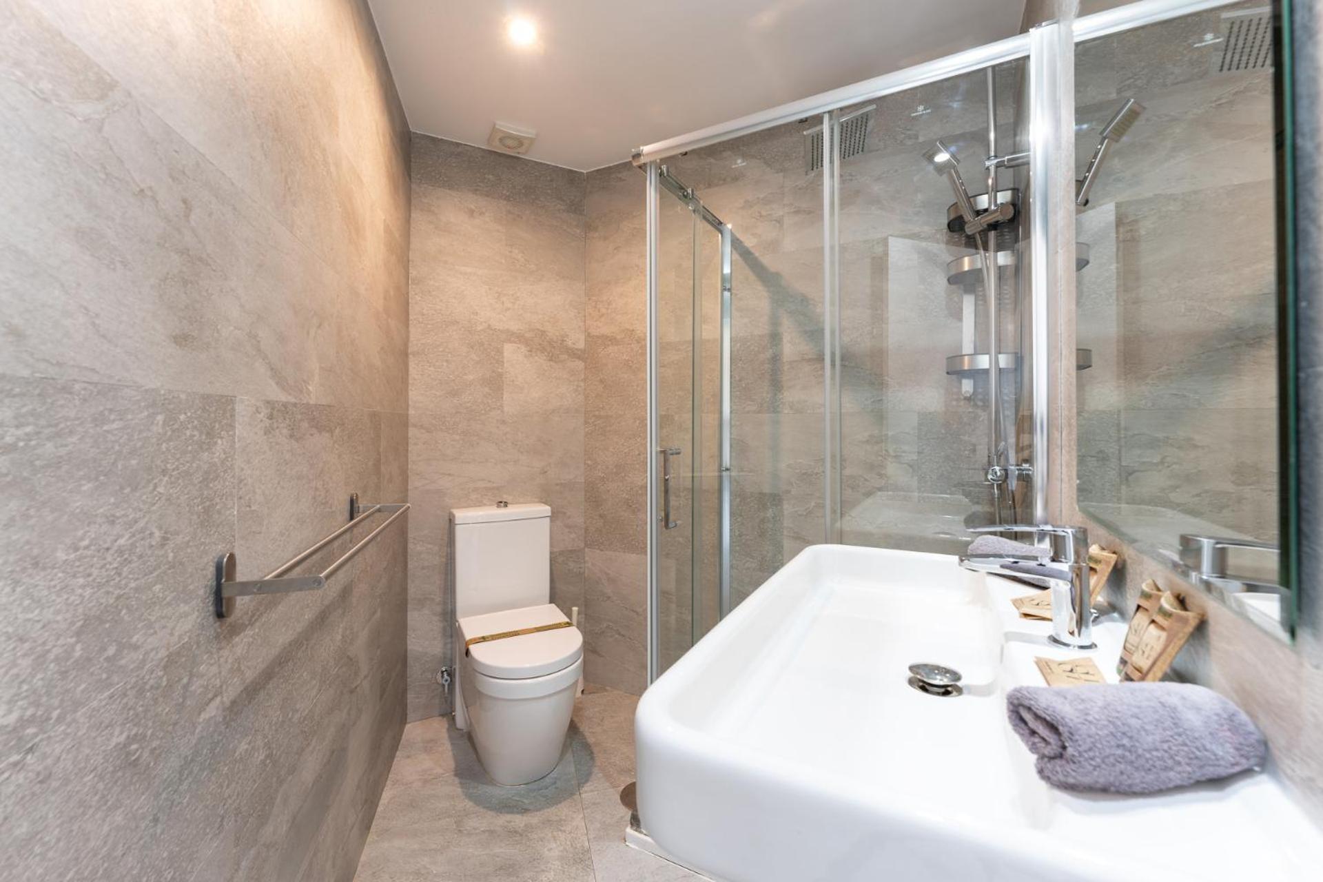 Apartament Sunrise Haven, Spacious, Bright, Pool, Terraces *